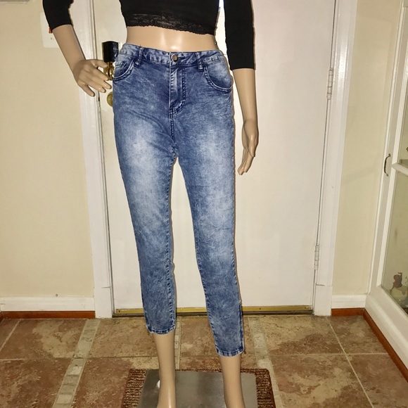 Wash Skinny Capri Jeans 